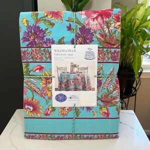 April Cornell Wildflower, Aqua Tablecloth 70” Rd Gorgeous Aqua Yellow Pink NWT